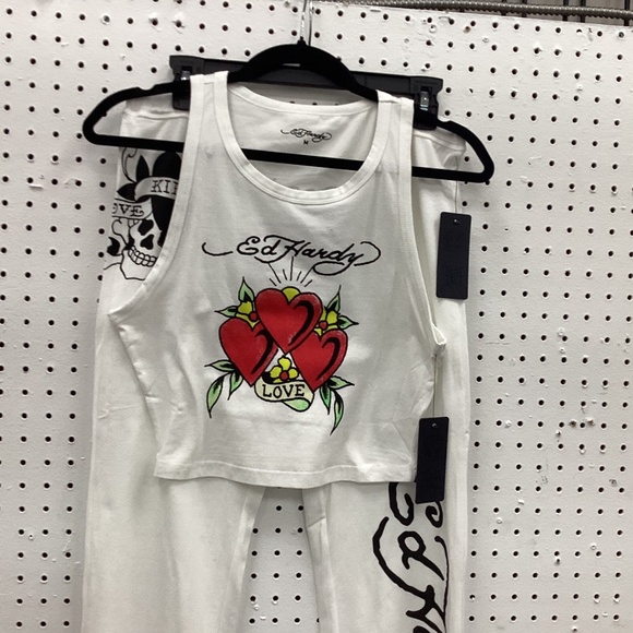 Ed Hardy 2 Pc Set, Size Medium, Color White, Red, Black NWT - Picture 2 of 4